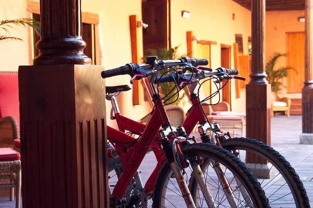 Hotel Livvo La Quinta Roja Гарачико Екстериор снимка